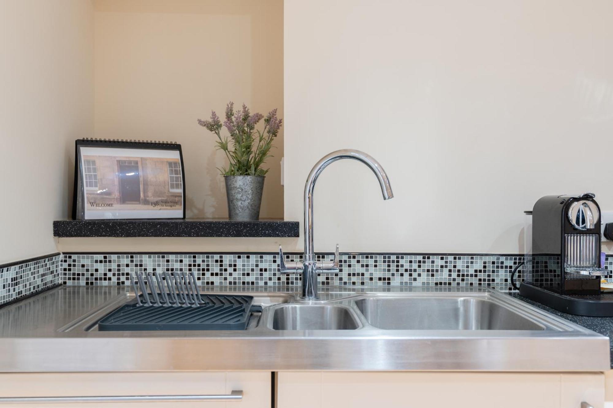 138 North Street - Luxury 2 Bed 2 Bath With Secret Garden, Summerhouse, Putting Green St Andrews Luaran gambar